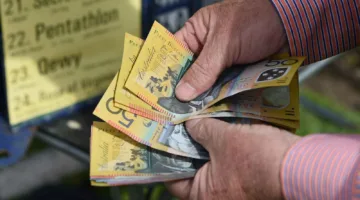 التحليل الفني: نموذج القمم الثلاث يدعم استمرار تراجع زوج AUD/USD