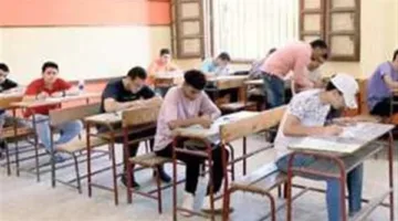 التعليم تتخذ إجراءات بعد انتشار امتحان التربية الدينية في مجموعات الغش عقب توزيعه في لجان الثانوية العامة.