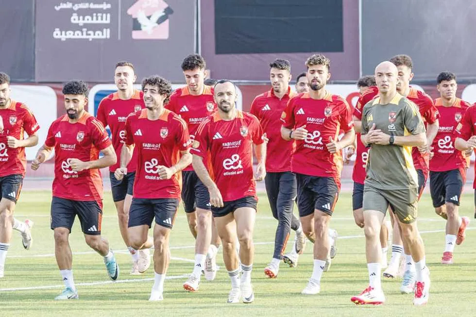 «التفاوض انطلق».. نجم الأهلي يوشك على الانتقال إلى نادي خليجي (المزيد من التفاصيل)