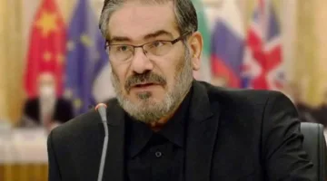 التلفزيون الإيراني يعلن عن وفاة مستشار المرشد علي شمخاني بسبب إصابته.