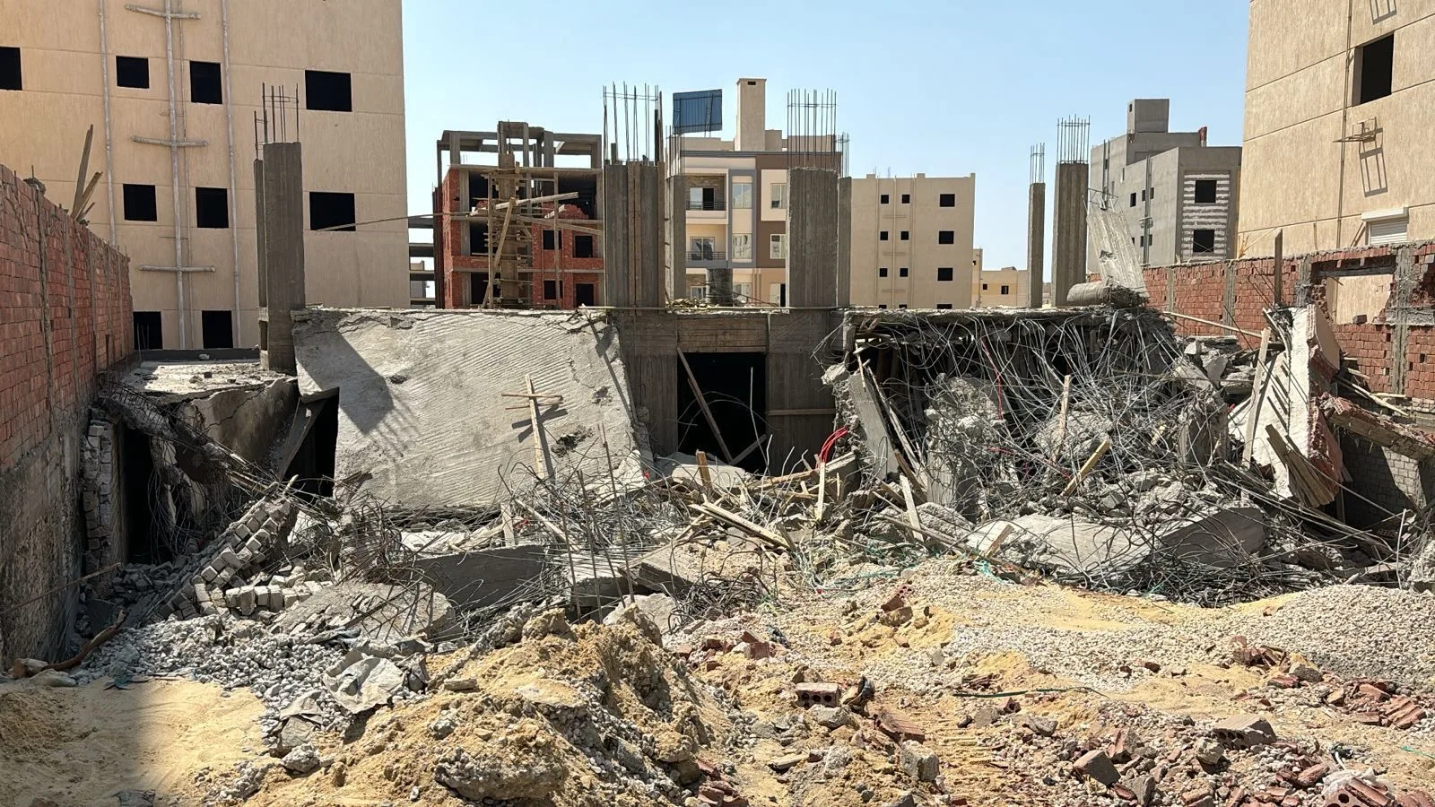 التنمية المحلية: القضاء على 7441 حالة تعدٍ خلال الأسبوع الأول من المرحلة الثانية للموجة السادسة والعشرين التنمية المحلية: القضاء على 7441 حالة تعدٍ خلال الأسبوع الأول من المرحلة الثانية للموجة السادسة والعشرين