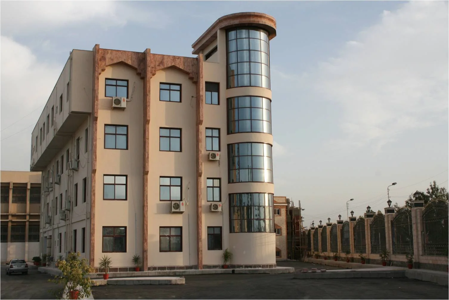 جامعة كفر الشيخ تتصدر الجامعات المصرية في مجال البحث العلمي وفق تصنيف RUR الروسي للعام الثاني على التوالي. جامعة كفر الشيخ تتصدر الجامعات المصرية في مجال البحث العلمي وفق تصنيف RUR الروسي للعام الثاني على التوالي.