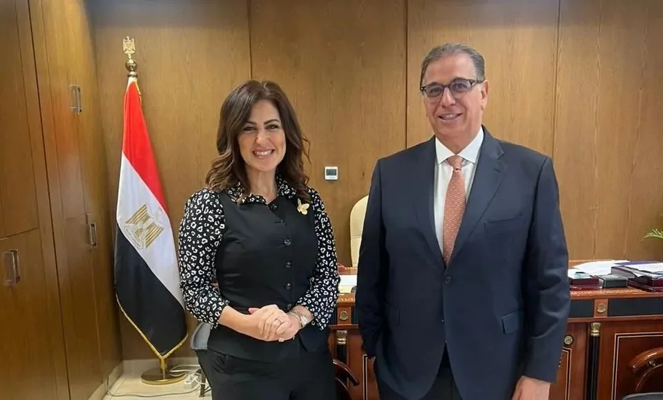 “الجبهة الوطنية” تجتمع مع نائب وزير الخارجية لبدء إنشاء قواعد الحزب للمصريين في الخارج “الجبهة الوطنية” تجتمع مع نائب وزير الخارجية لبدء إنشاء قواعد الحزب للمصريين في الخارج