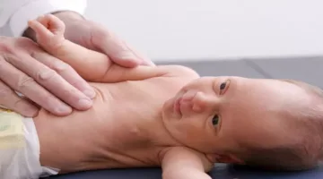 الجفاف لدى الأطفال: ما هي علاماته ووسائل العلاج المتاحة؟