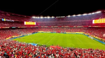 الجماهير تتجاوز 1.5 مليون مشجع في الحضور