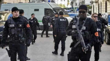 «الجهات الأمنية تحقق مع جزائري قام بمحاولة إشعال النار بنفسه وأربعة آخرين»