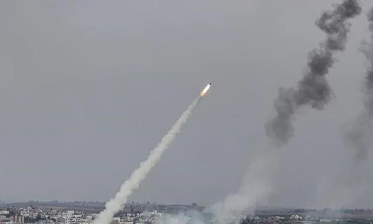 الجيش الإسرائيلي: صاروخ من غزة يسقط في منطقة خالية بالجنوب الجيش الإسرائيلي: صاروخ من غزة يسقط في منطقة خالية بالجنوب