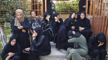 الجيش الإسرائيلي يستمر في قصف وتضييق الخناق على سكان غزة.