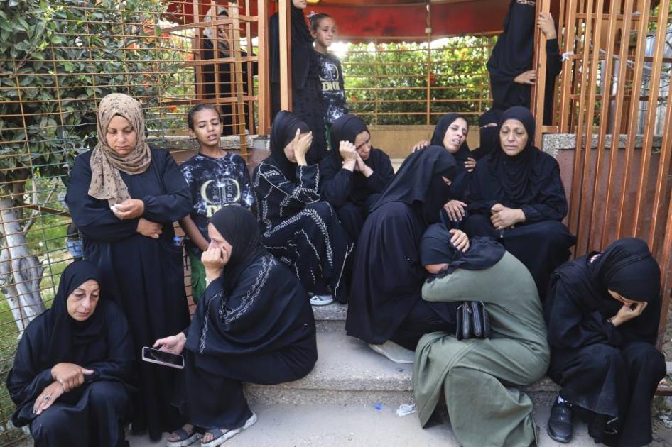الجيش الإسرائيلي يستمر في قصف وتضييق الخناق على سكان غزة. الجيش الإسرائيلي يستمر في قصف وتضييق الخناق على سكان غزة.