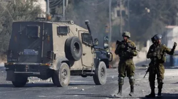 الجيش الإسرائيلي يعتقل ثلاثة فلسطينيين ويقوم بمداهمة منازل في طولكرم