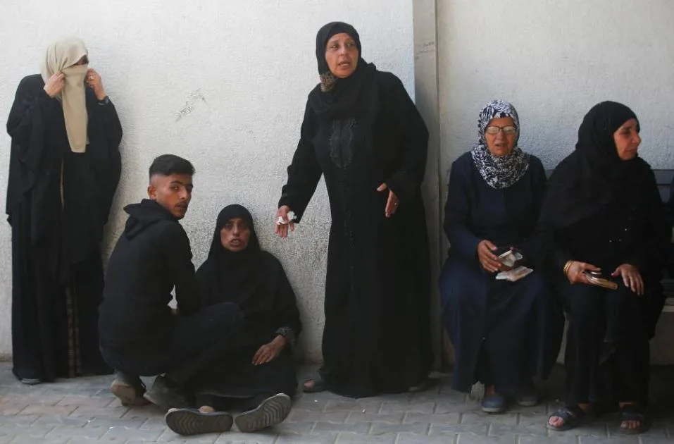 الجيش الإسرائيلي يقتل 12 فلسطينيًا في قطاع غزة الجيش الإسرائيلي يقتل 12 فلسطينيًا في قطاع غزة