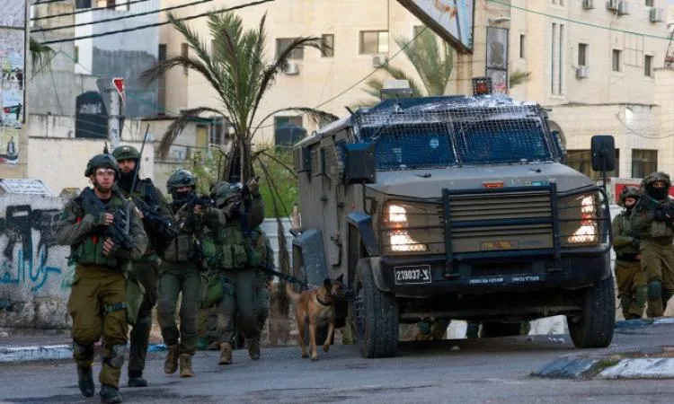 الجيش الإسرائيلي يهاجم منطقتي سلوان والعيسوية في القدس المحتلة الجيش الإسرائيلي يهاجم منطقتي سلوان والعيسوية في القدس المحتلة