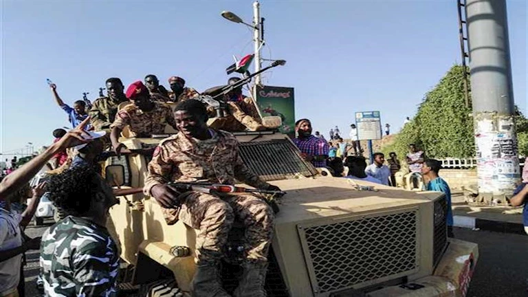 الجيش السوداني يرد على اتهامات “هيومن رايتس ووتش” بشأن استهداف المدنيين في نيالا. الجيش السوداني يرد على اتهامات “هيومن رايتس ووتش” بشأن استهداف المدنيين في نيالا.