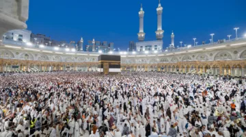 الحجاج يغادرون مكة المكرمة بعد إتمام مناسك حجهم