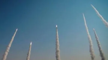 الحرس الثوري الإيراني: هجماتنا الصاروخية استهدفت أنظمة القيادة والسيطرة للكيان الإسرائيلي.