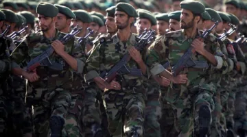الحرس الثوري الإيراني يهدد برد فعل “مدمر” عقب اغتيال قادته في طهران