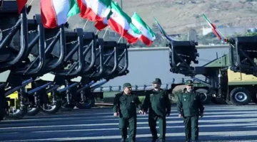 الحرس الثوري يطالب الإسرائيليين بمغادرة منطقة في تل أبيب