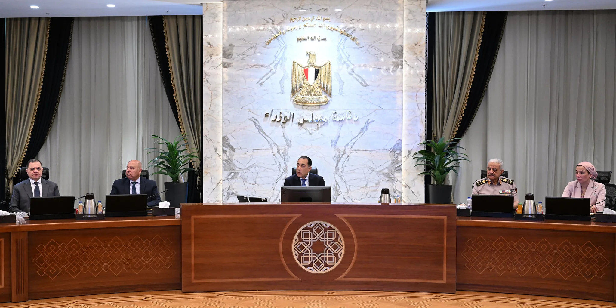 الحكومة تراقب خطوات بدء البث التجريبي للمنصة الإلكترونية لرخص الاستثمار