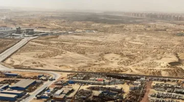 الحكومة تعلن عن تخصيص أراضٍ في 3 محافظات لبدء مشاريع تنموية وخدمية.