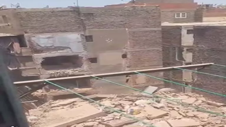 الحماية المدنية تواصل جهودها للعثور على ناجين من المباني في حدائق القبة الحماية المدنية تواصل جهودها للعثور على ناجين من المباني في حدائق القبة