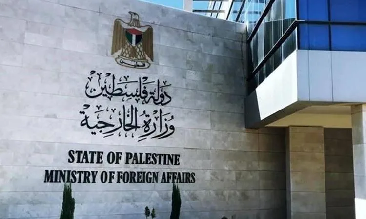 الخارجية الفلسطينية تعبر عن ترحيبها بترقية العضوية إلى “دولة مراقب” في منظمة العمل الدولية. الخارجية الفلسطينية تعبر عن ترحيبها بترقية العضوية إلى “دولة مراقب” في منظمة العمل الدولية.