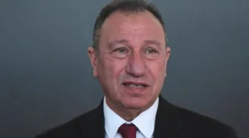 الخطيب يتفقد حالة إمام عاشور ويطمئن على رعايته