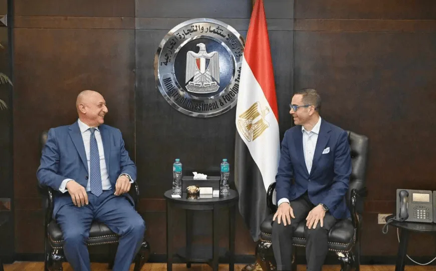 الخطيب يطالب أبل بفتح أول متجر رسمي لها في مصر الخطيب يطالب أبل بفتح أول متجر رسمي لها في مصر