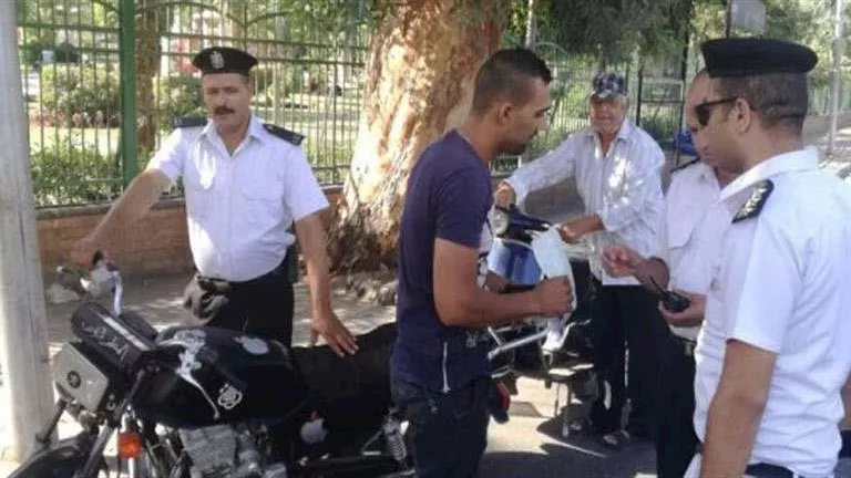 الداخلية: confiscation of 470 motorcycles for not wearing helmets. الداخلية: confiscation of 470 motorcycles for not wearing helmets.