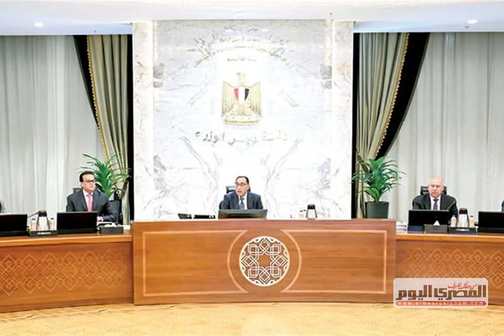 الدور الأساسي لـ«إدارة الأزمات» في حماية الاقتصاد من آثار الحرب الدور الأساسي لـ«إدارة الأزمات» في حماية الاقتصاد من آثار الحرب
