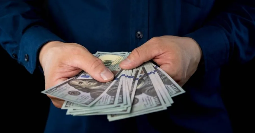 الدولار الأمريكي يصل إلى أدنى مستوى له في ثلاث سنوات الدولار الأمريكي يصل إلى أدنى مستوى له في ثلاث سنوات