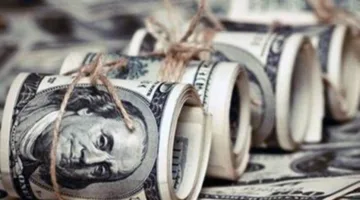 الدولار ينخفض مجددًا خلال تعاملات اليوم ويسجل 50.45 جنيه للبيع