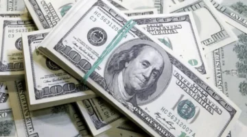 الدولار ينخفض مع انتظار قرار الفيدرالي بشأن معدلات الفائدة