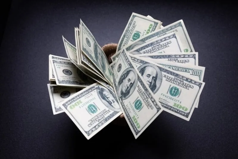 الدولار يهبط مقابل الين في ظل التوترات الجيوسياسية وانتظار قرار أسعار الفائدة الدولار يهبط مقابل الين في ظل التوترات الجيوسياسية وانتظار قرار أسعار الفائدة