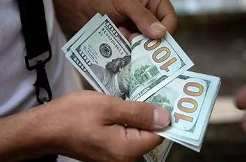 الدولار يرتفع إلى 50.77 جنيه في تعاملات الأحد ضمن البنوك المصرية الدولار يرتفع إلى 50.77 جنيه في تعاملات الأحد ضمن البنوك المصرية