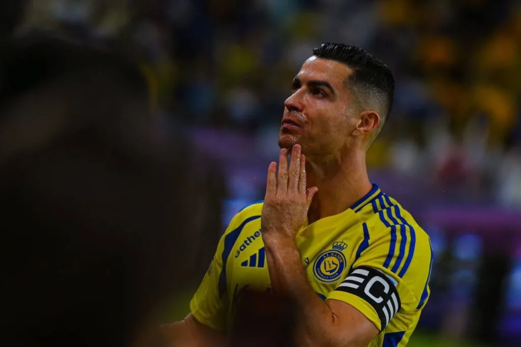 “الديسكتوب”.. مكان توقيع كريستيانو رونالدو عقده مع النصر؟ “الديسكتوب”.. مكان توقيع كريستيانو رونالدو عقده مع النصر؟