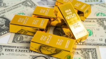 الذهب ينخفض 15 دولاراً في التداولات الفورية ويبلغ 3360 دولاراً للأونصة.