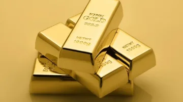 الذهب ينخفض بعد بلوغ أعلى مستوى له في شهرين