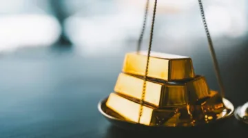 الذهب ينخفض مع تراجع التوترات الجيوسياسية في منطقة الشرق الأوسط.