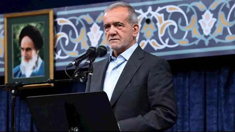 الرئيس الإيراني: العدو لا يستطيع إبعادنا أو إسكات شعبنا من خلال القتل والمجازر. الرئيس الإيراني: العدو لا يستطيع إبعادنا أو إسكات شعبنا من خلال القتل والمجازر.