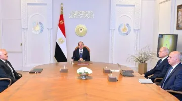 الرئيس السيسي يوافق على بدء مبادرة «مصر معاكم» لدعم عائلات شهداء القوات المسلحة والشرطة