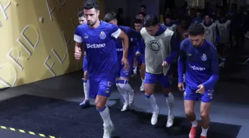 الرئيس قد يفشل في تحقيق هدفه وخسارة 7 ملايين يورو.. الأهلي وبورتو من منظور الصحافة البرتغالية