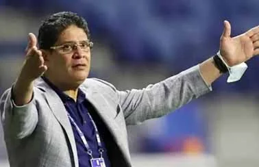 الزمالك لم يُخبر أيمن الرمادي بموقفه والمدرب لم يتخذ قراره بعد الزمالك لم يُخبر أيمن الرمادي بموقفه والمدرب لم يتخذ قراره بعد