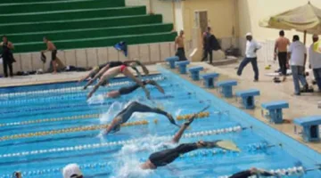 السباحة الكندية “سمر ماكنتوش” تحقّق رقماً قياسياً عالمياً في سباق 200 متر