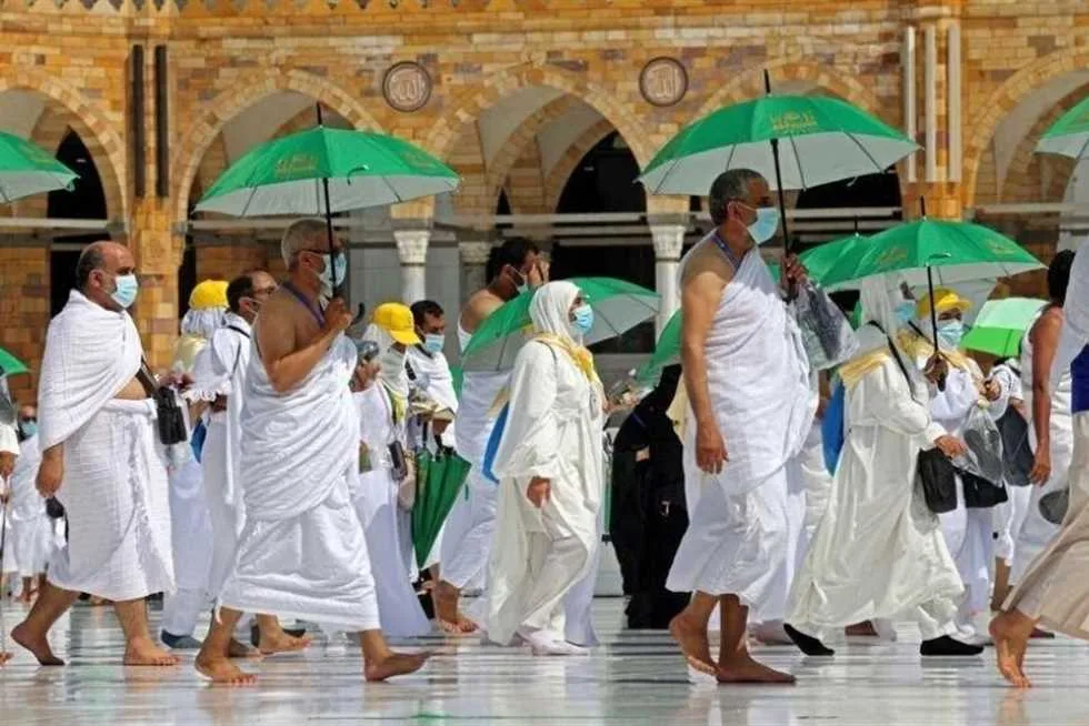 السعودية تُعلن عن نجاح تنظيم حجاج بيت الله الحرام إلى عرفات باستخدام الذكاء الاصطناعي.