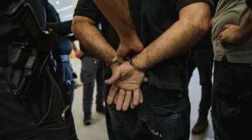 السلطات الإيرانية تلقي القبض على عميل للموساد في محطة مترو في طهران