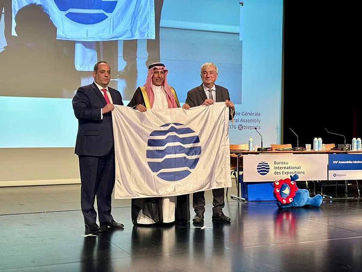 “السلطان”: ملف تسجيل “إكسبو 2030 الرياض” يعكس مكانة المملكة الرائدة. “السلطان”: ملف تسجيل “إكسبو 2030 الرياض” يعكس مكانة المملكة الرائدة.