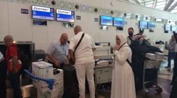السياحة تطلق موسم عودة الحجاج مع 28 رحلة جوية لإعادة أكثر من 2200 حاج، وتجهيزات طارئة في مطار القاهرة لضمان سير العمل بسلاسة وإنهاء الإجراءات بسرعة، بالإضافة إلى 13 لجنة لتقديم التيسيرات المطلوبة.