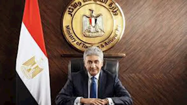 السياحة: نراقب حالة الأجانب بعد إغلاق أجواء دولهم الجوية السياحة: نراقب حالة الأجانب بعد إغلاق أجواء دولهم الجوية