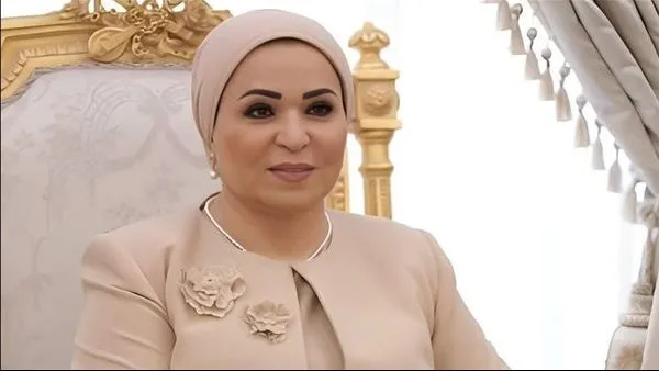 السيدة انتصار السيسي تجري مكالمة هاتفية مع عائلة البطل خالد محمد شوقي السيدة انتصار السيسي تجري مكالمة هاتفية مع عائلة البطل خالد محمد شوقي