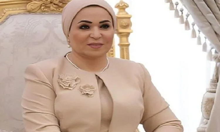 السيدة انتصار السيسي تواسي عائلة البطل خالد محمد شوقي في مصابهم. السيدة انتصار السيسي تواسي عائلة البطل خالد محمد شوقي في مصابهم.